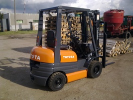 Вилочный погрузчик TOYOTA 6FGL15