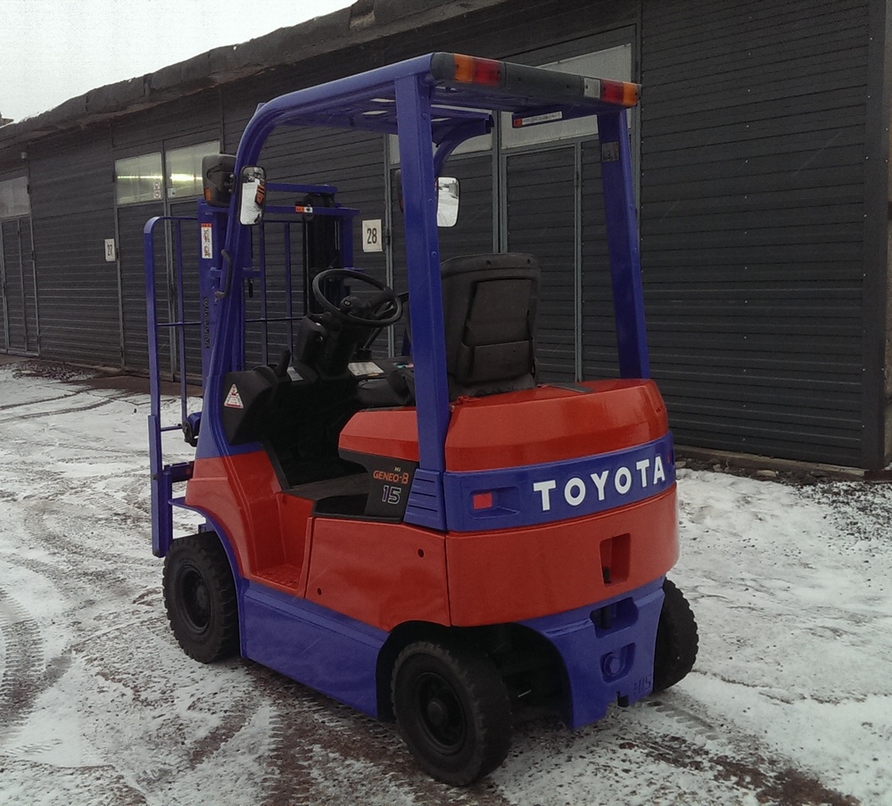 Вилочный погрузчик TOYOTA 7FBH15