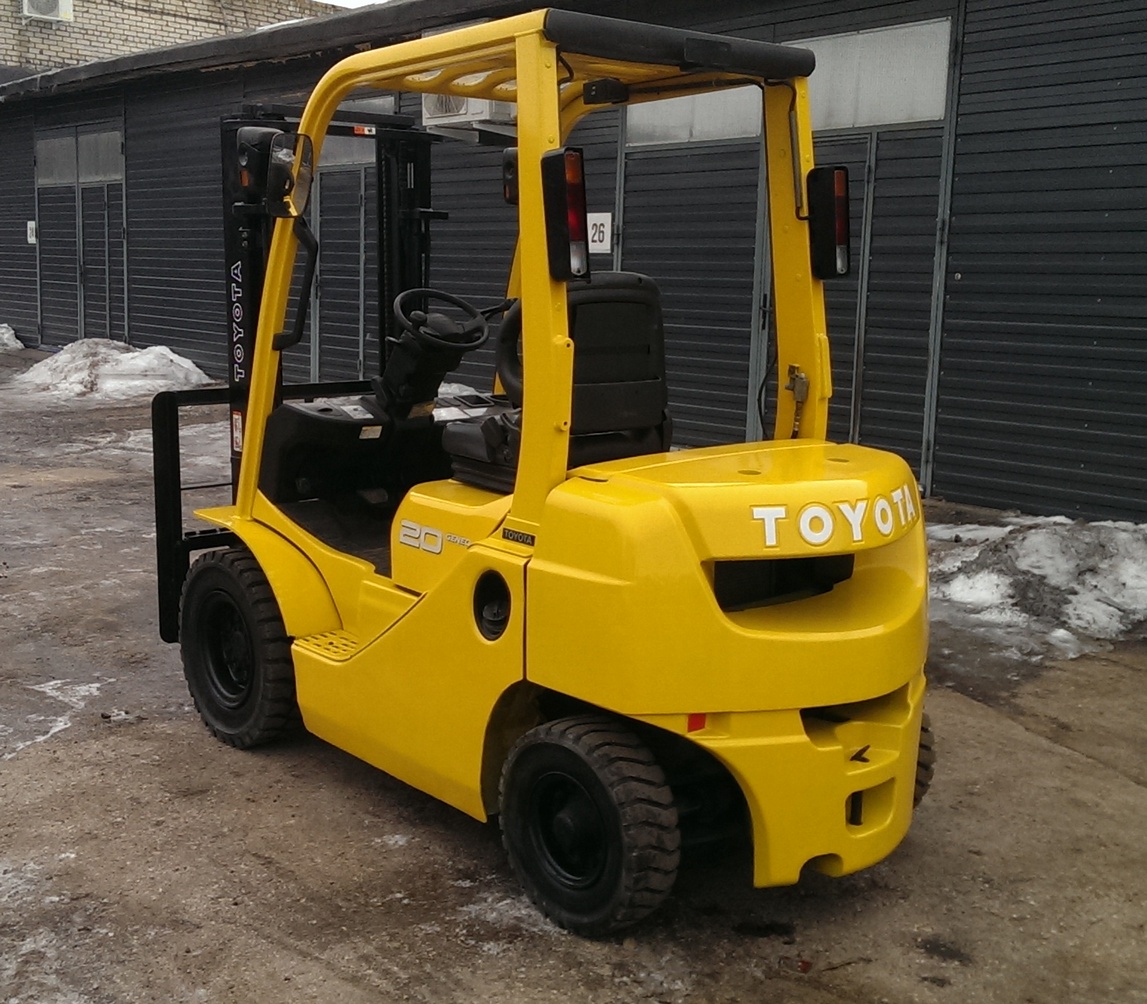 Вилочный погрузчик TOYOTA 02- 8FG20