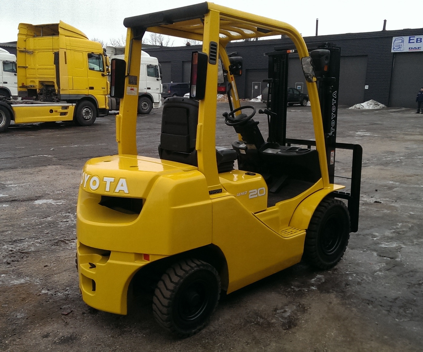 Вилочный погрузчик TOYOTA 02- 8FG20