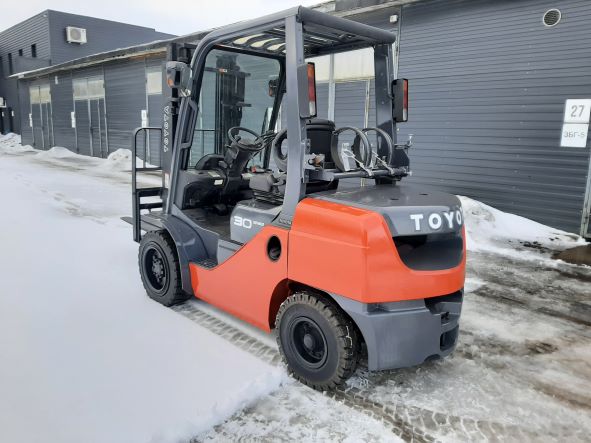 Вилочный погрузчик TOYOTA 02-8FG30